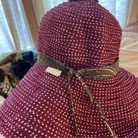 Chic Wallaroo Purple Scrunchie Compactable Polka Dot Women's Hat - Picture 5 of 6